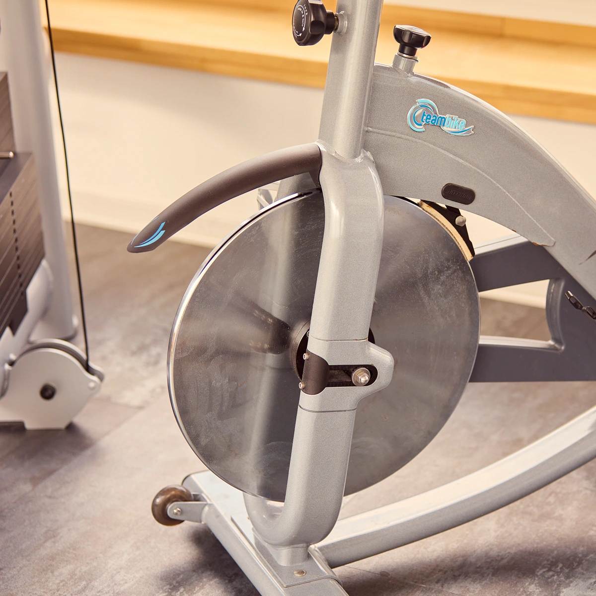 hotel-watthalden-fitness7 Der Fitnessbereich. Trainingsgerät für Cardio- und Ausdauertraining in modern ausgestatteter Fitnesszone.